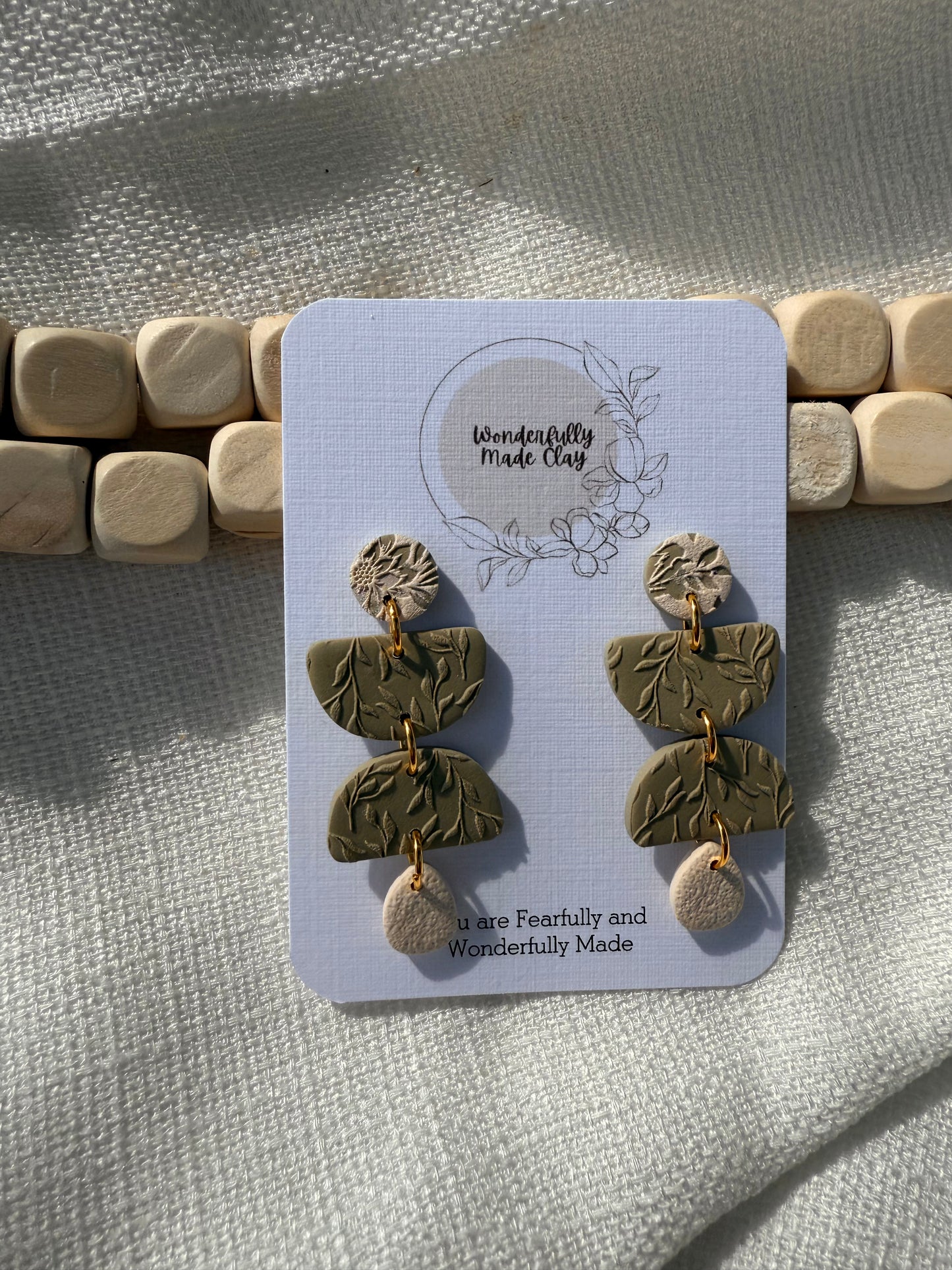 Green Lacy Vine Dangle