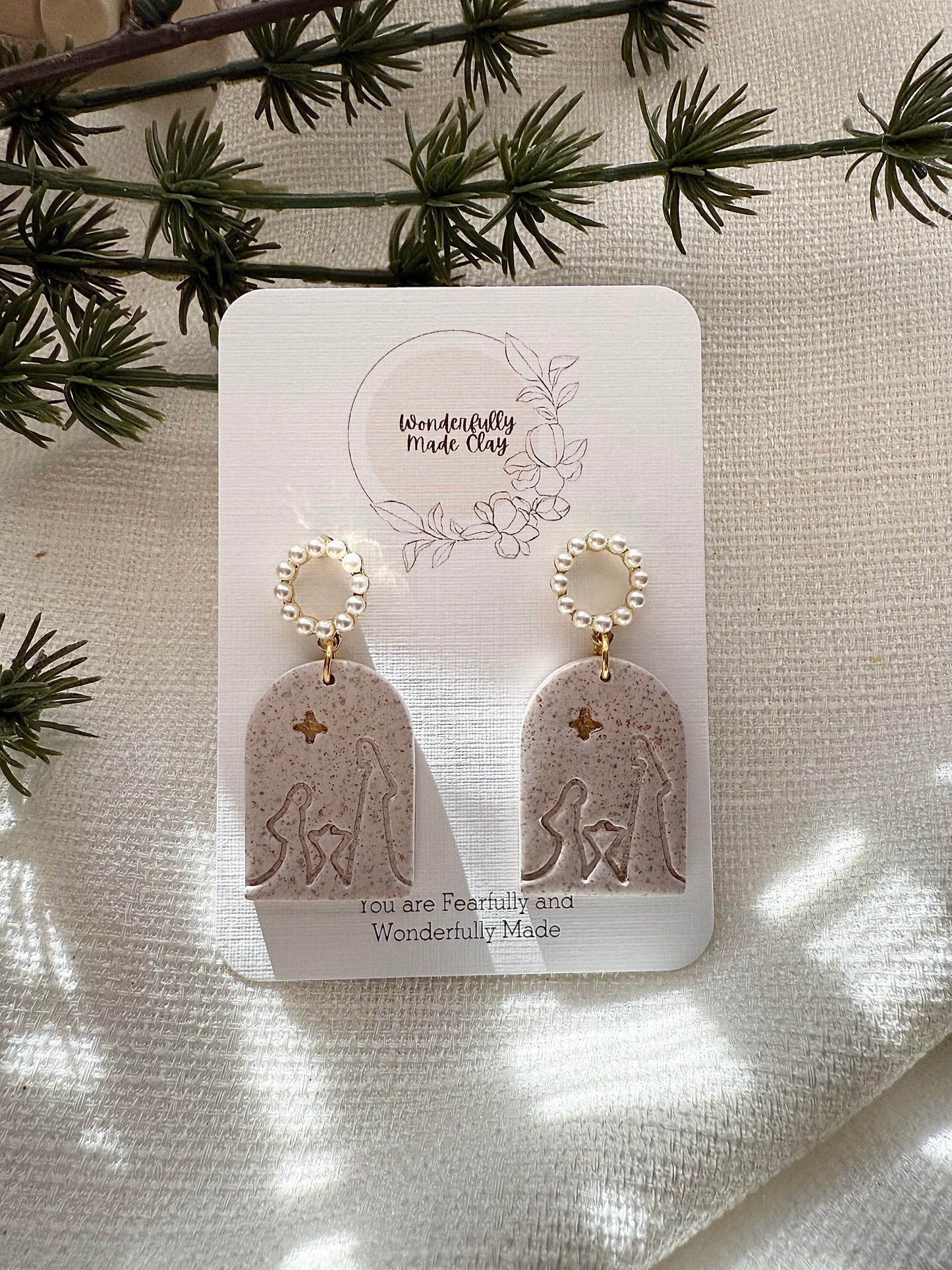 Nativity Scene with Pearls